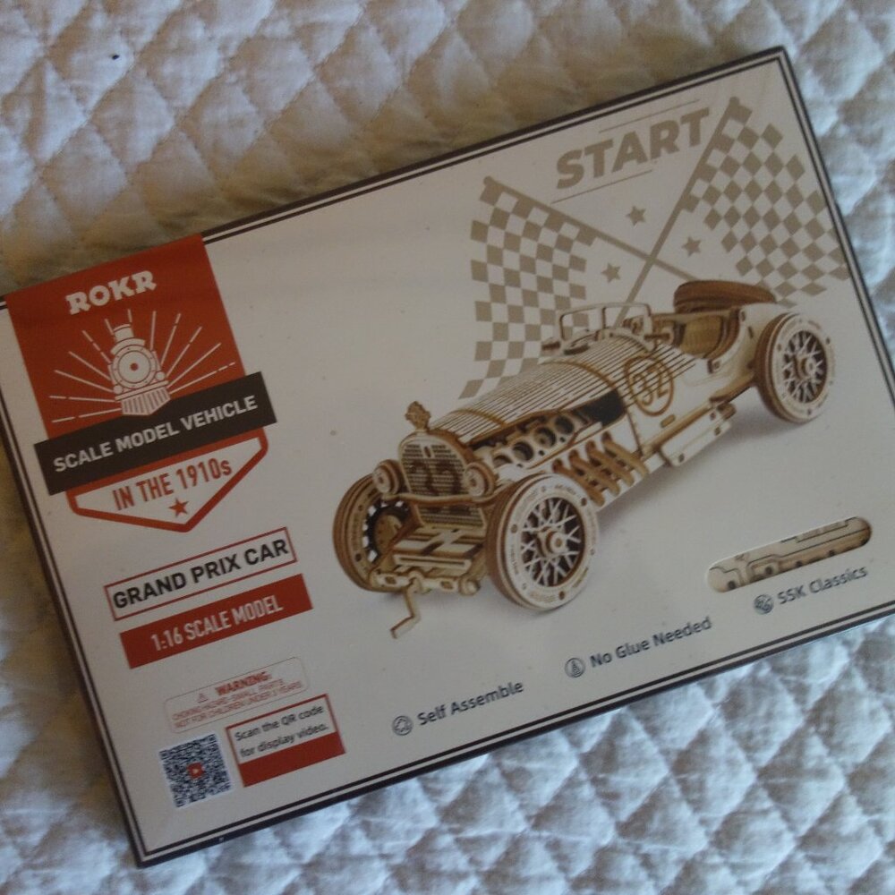 NIP ROKR Grand Prix Car 1:16 Scale Model Kit MC401